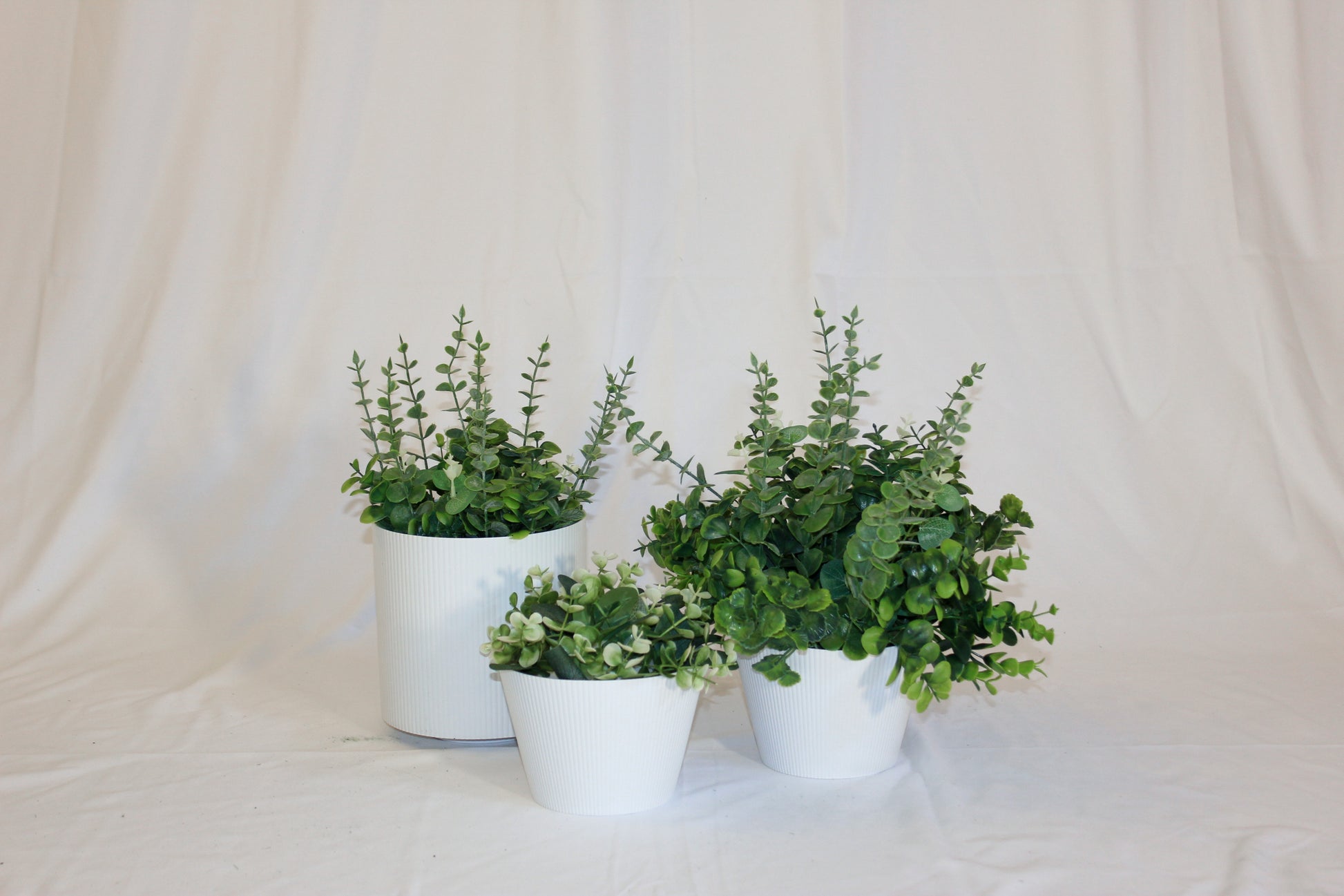 Small 3 Piece Faux Plant Pots AA94C523-8D9C-4BCD-A674-2C1DD3804DDF